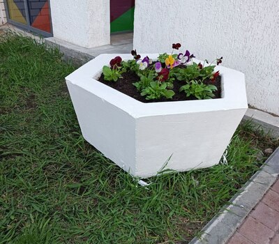 Высадка цветов в ЖК Кристалл
